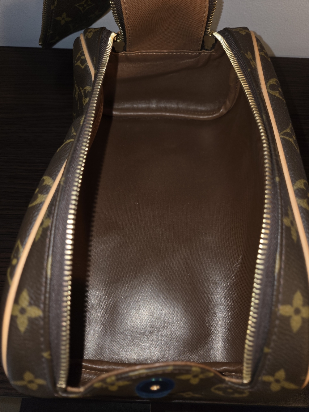 Louis Vuitton Dopp Kit Toilet Pouch Like New Authentic - Picture 9 of 14